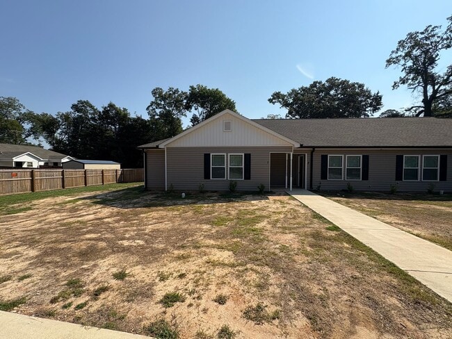 Building Photo - 308 S 3rd St