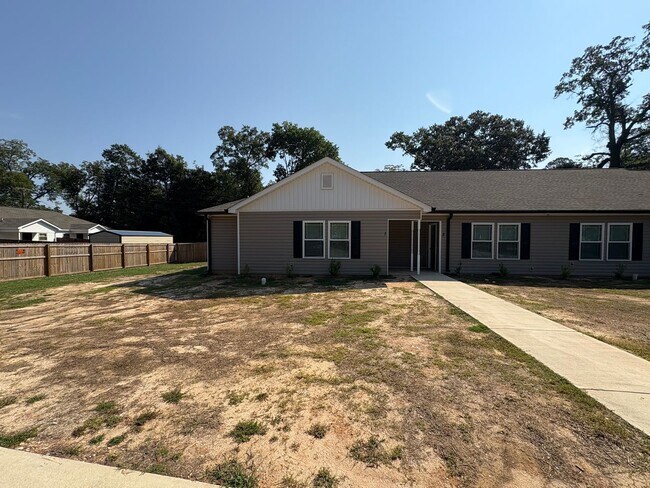 Building Photo - 308 S Third Street-Apartment 2