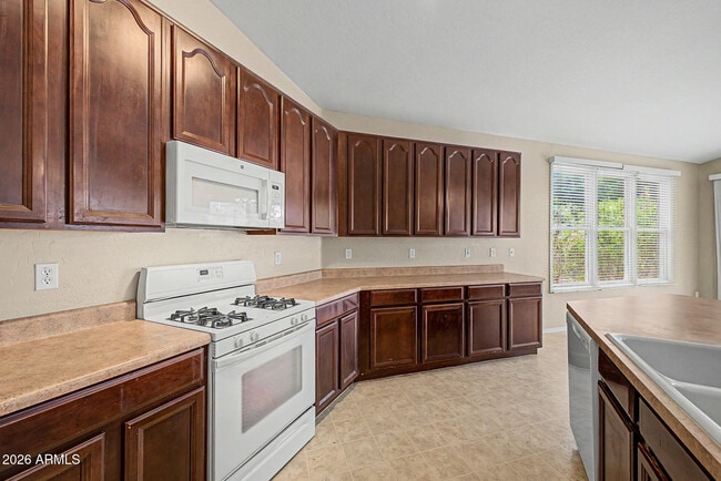Building Photo - 15109 W Desert Mirage Dr