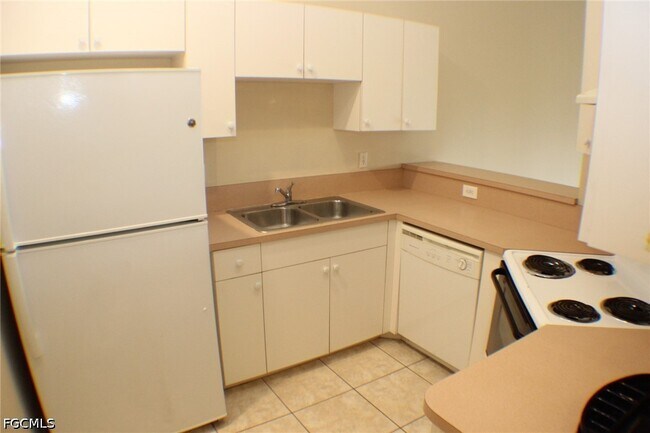 Building Photo - 4131 SW Santa Barbara Pl