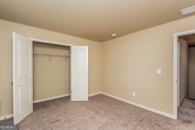 Building Photo - 258 Stillwood Dr