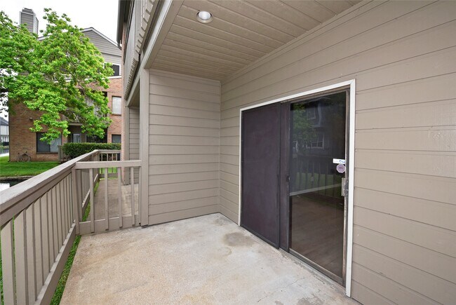 Building Photo - 2023 Gentryside Dr