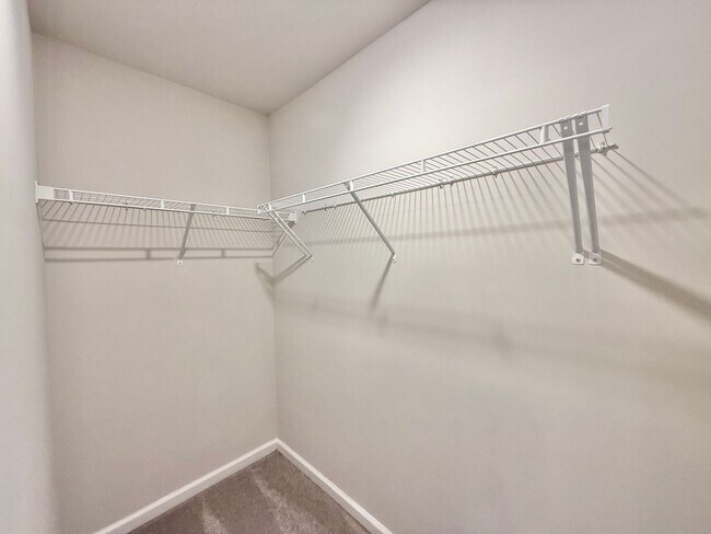 Building Photo - **OFFERING WAIVED APPLICATION FEES & $200 MOVE IN PROMOTION** Stunning 3BD, 2.5BA Raleigh Townhom...