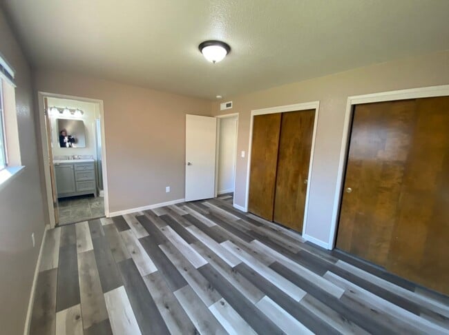 Building Photo - 3 bedroom single story located in an estab...