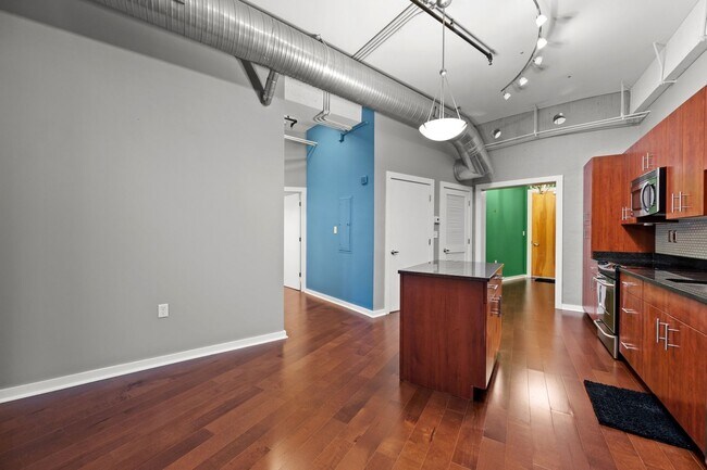 Building Photo - 415 St Pauls Blvd