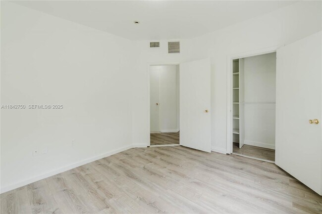 Building Photo - 109 NW 6th Ave