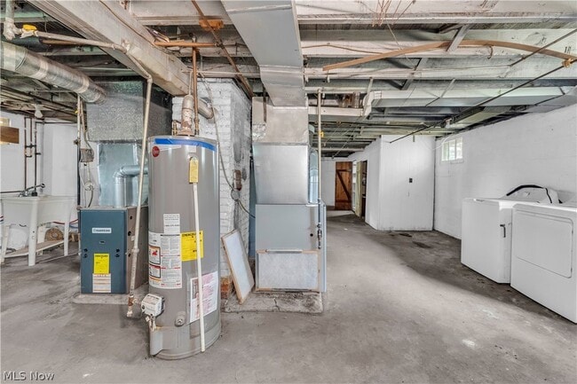 Building Photo - 3209 W 92nd St