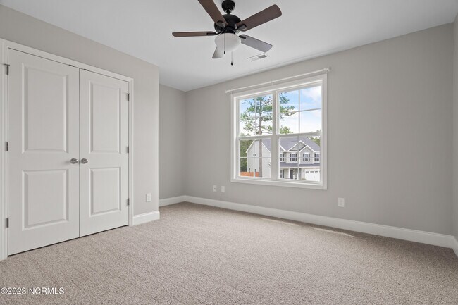 Building Photo - 221 Salty Dog Ln