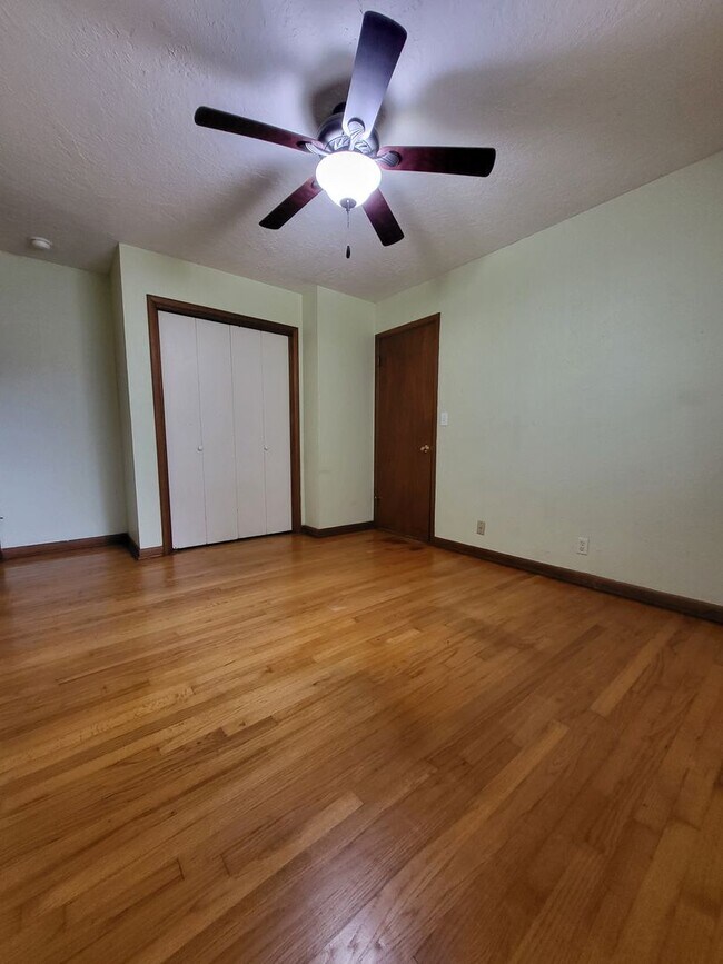 Building Photo - (3) Bed/(2) Bath in Core Norman!
