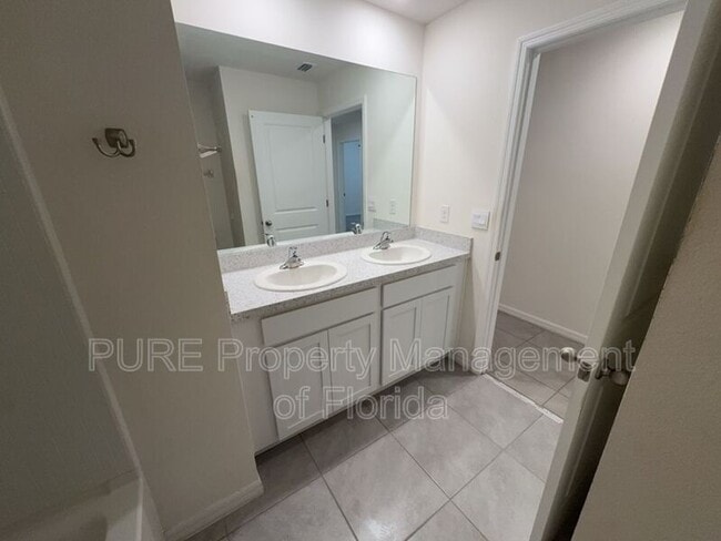 Building Photo - 618 SE 65th Terrace