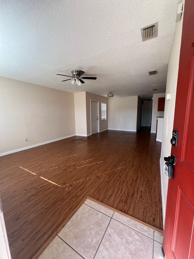 Building Photo - Welcome to Your New Home in Serene Wedgefield, FL