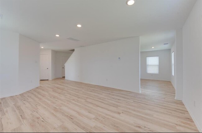 Building Photo - 11020 N Lake Mist Ln