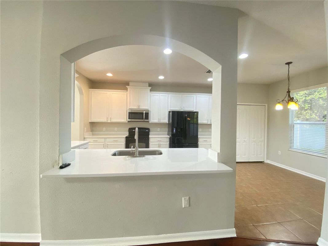 Building Photo - 944 Lost Grove Cir