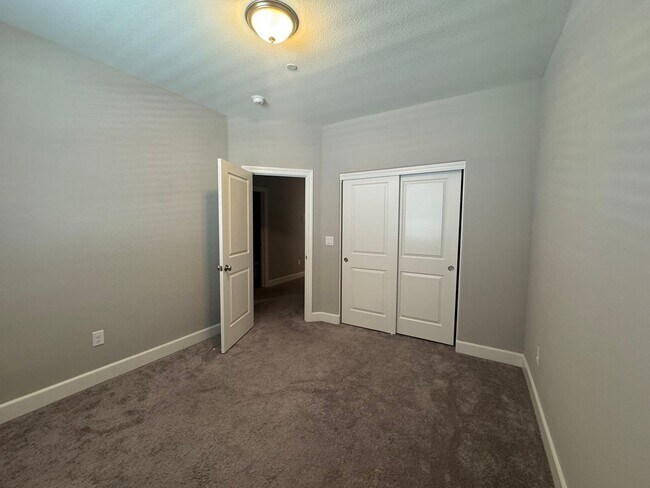 Building Photo - South Reno Condo with Gorgeous Views of Si...