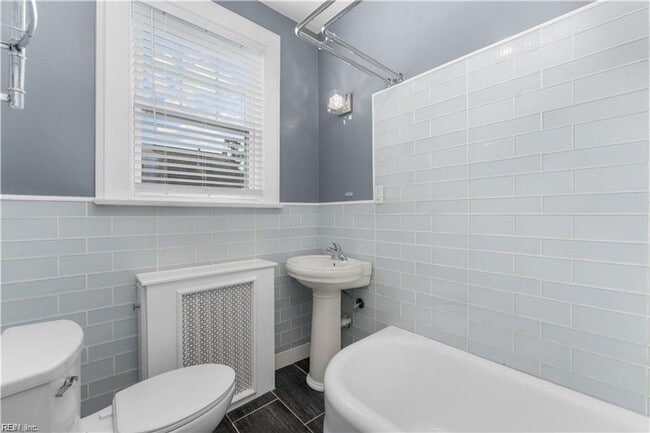 Building Photo - One-of-a-Kind 6-Bedroom Property