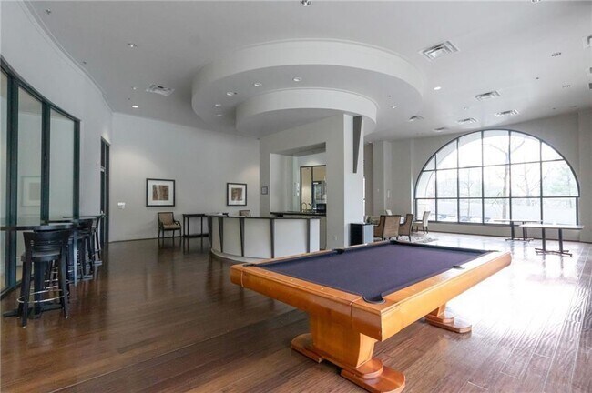 Building Photo - 3040 Peachtree Rd