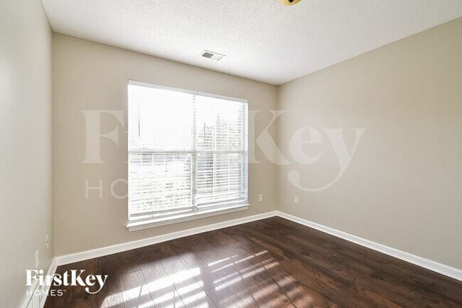 Building Photo - 5013 Gertrude Dr