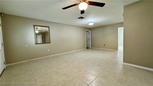 Building Photo - 205 Dove Ave