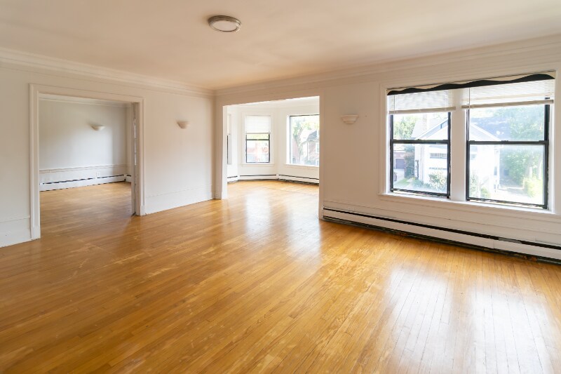 Building Photo - 6830 S Jeffery Blvd