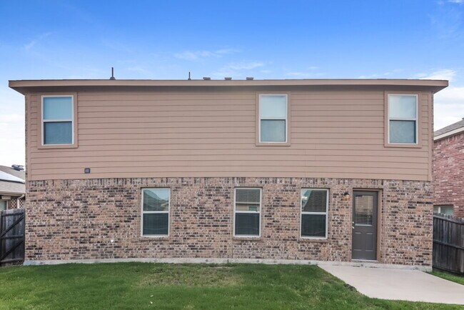 Building Photo - 1405 Granite Path