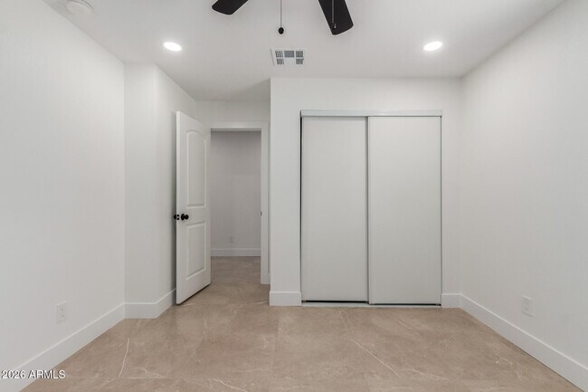 Building Photo - 1103 E Palmcroft Dr