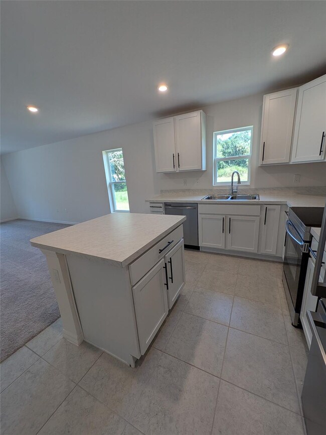 Building Photo - 9065 107th Ct