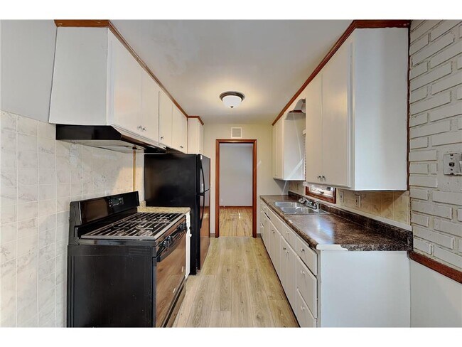 Building Photo - 11255 Arrowhead St NW