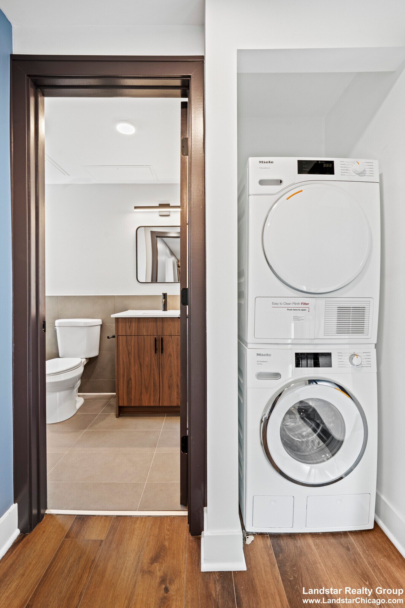 Building Photo - 1241 Chicago Ave