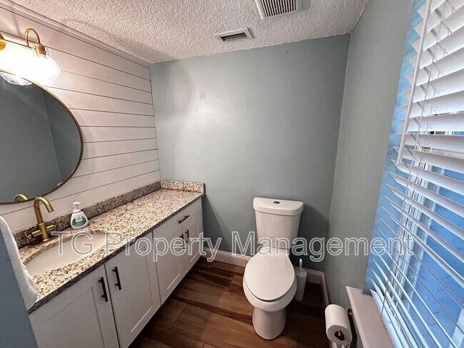 Building Photo - 430 Trout River Dr