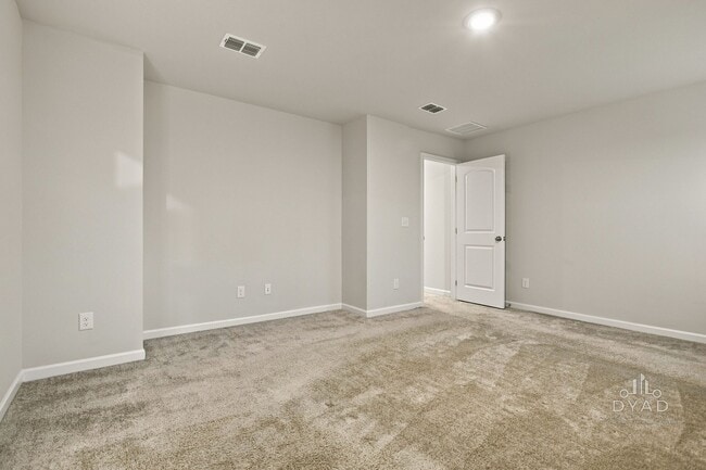 Building Photo - 163 E Millbrook Dr