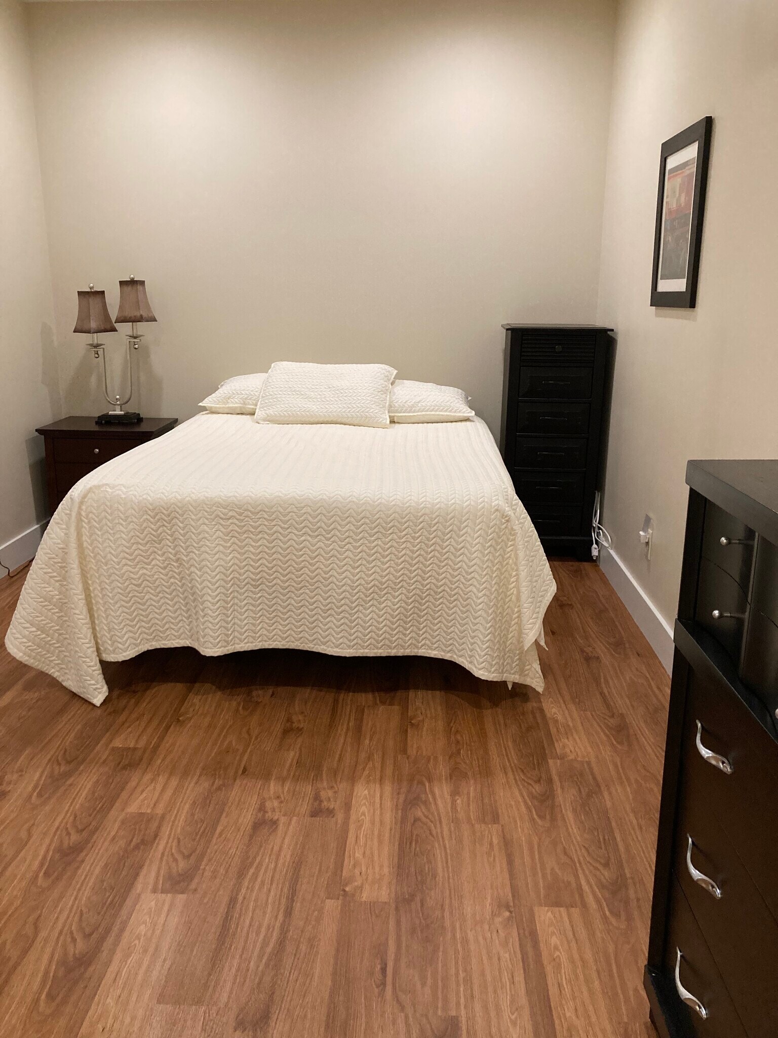bedroom with queen bed - 746 Dale Ave NW