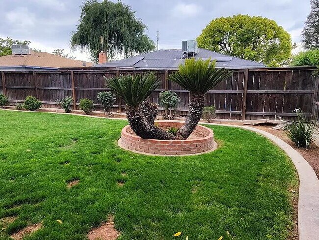 Building Photo - single family home