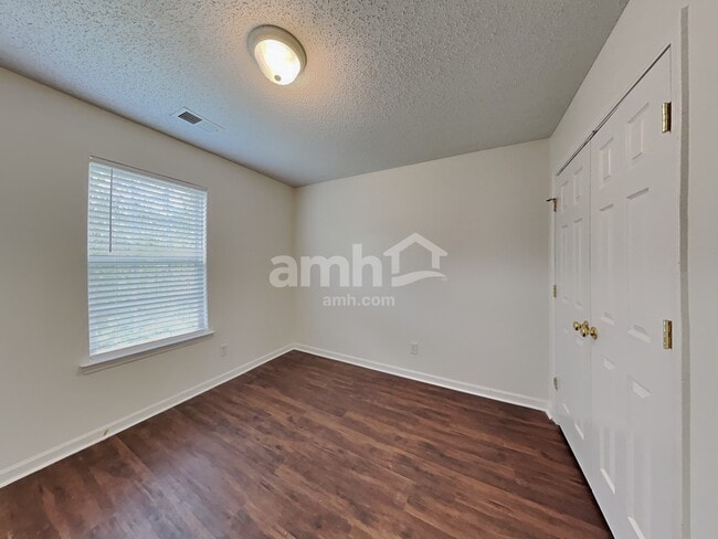 Building Photo - 125 Everett Park Dr