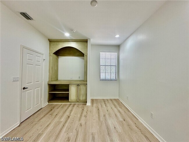 Building Photo - 15031 Summit Pl Cir