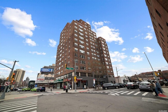 Primary Photo - 107-40 Queens Blvd