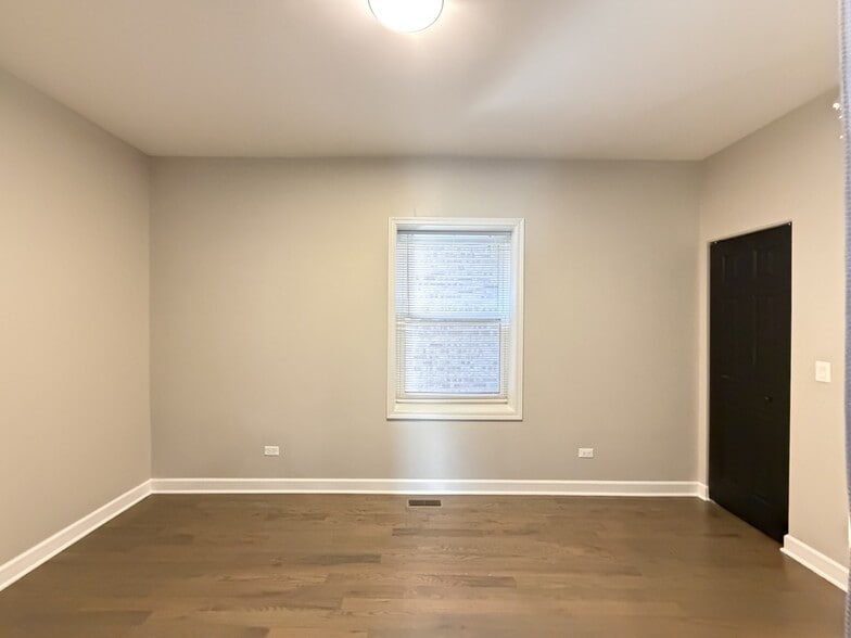Building Photo - 3131 N Marmora Ave