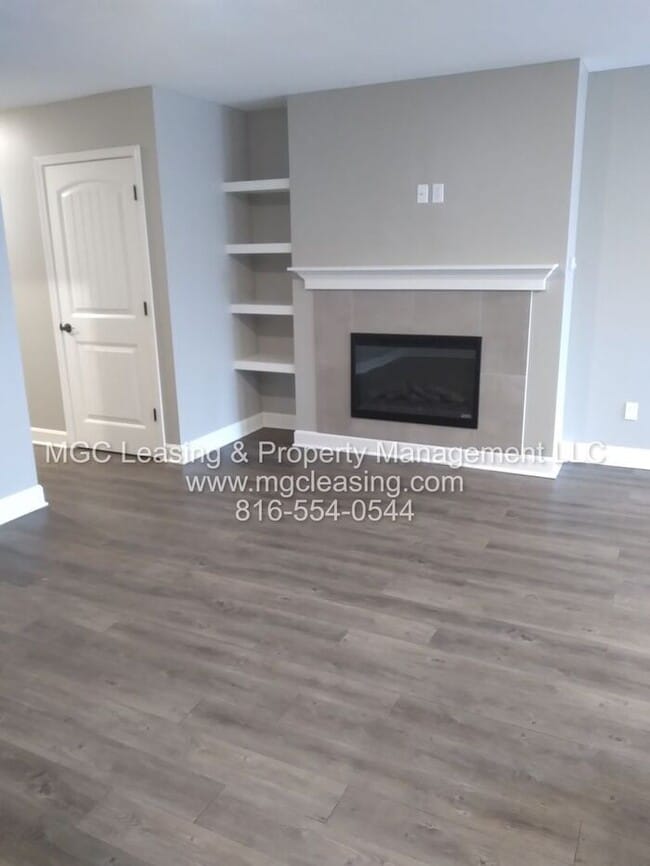 Building Photo - Beautiful Serrano Townhome with Walk-out Basement