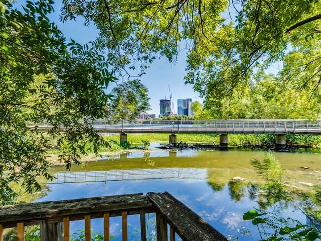 Building Photo - Fully appointed Loft with Lake Austin access!