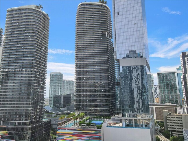 Building Photo - 801 S Miami Ave