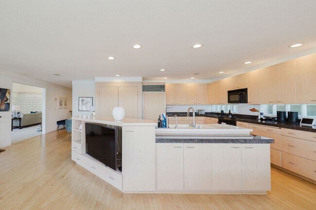 Building Photo - Furnished Bainbridge Island Waterfront Home with Incredible Views