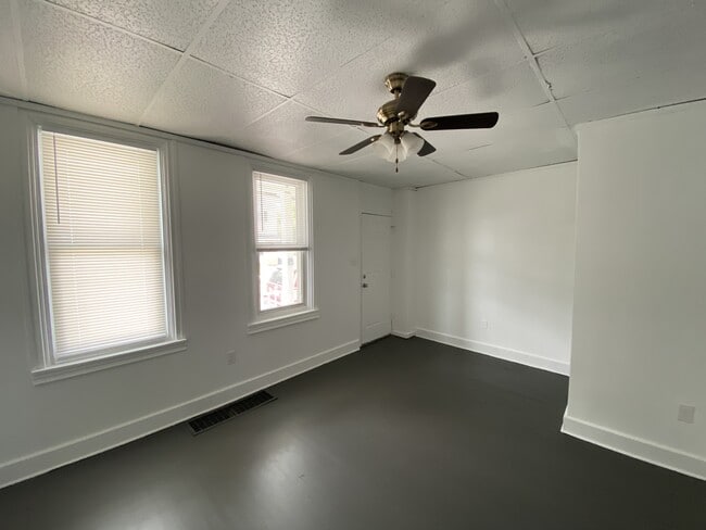 Building Photo - 93 B St