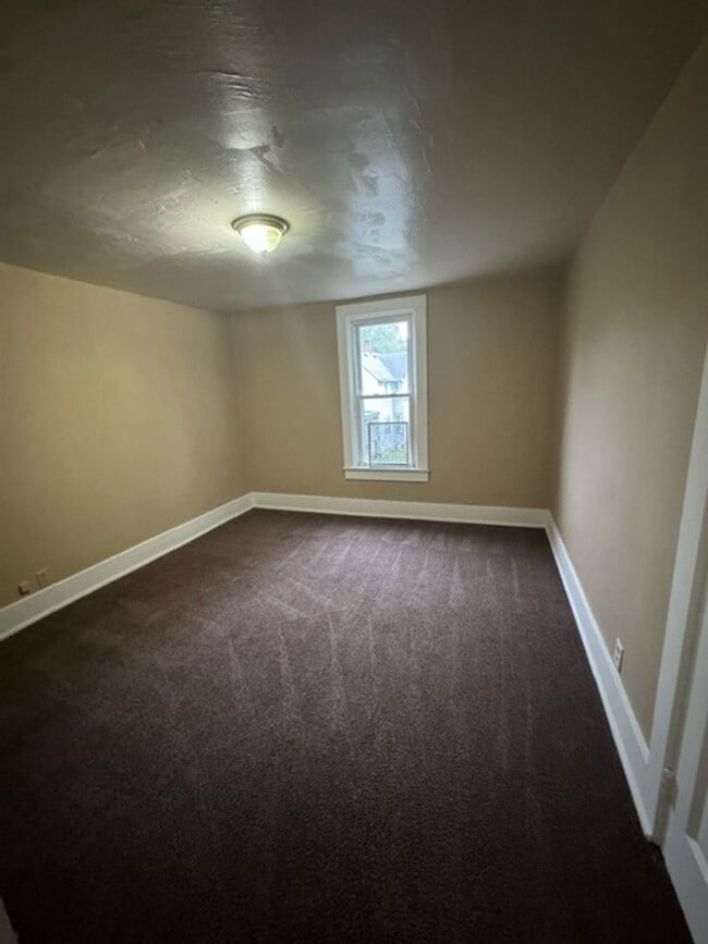 Building Photo - 1334 Huestis Ave