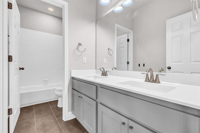 Building Photo - 6716 Vitruvius Dr