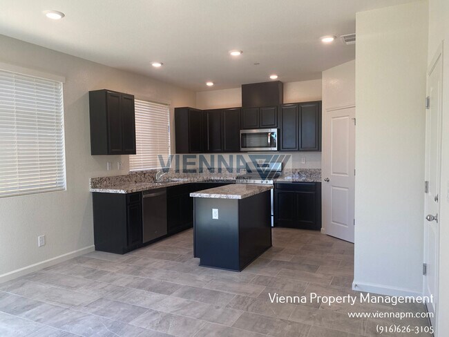 Building Photo - 724 Lincolnshire Cir