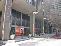 Building Photo - Downtown condo with roof top pool & concie...
