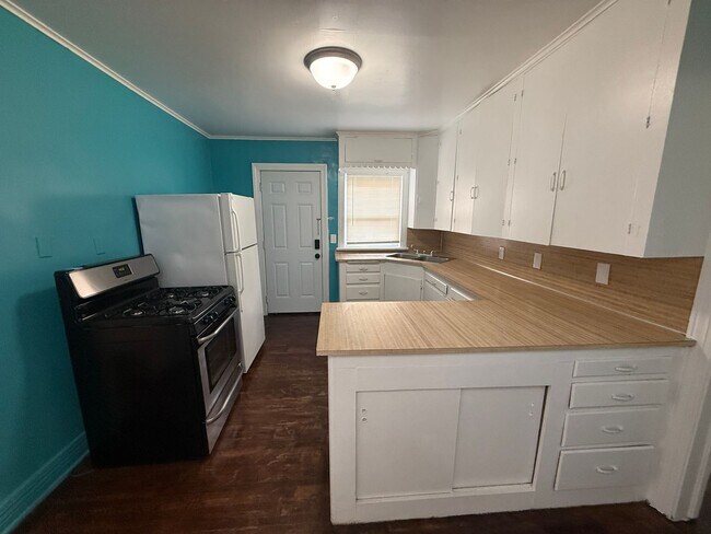 Building Photo - 2814 E Admiral Ct