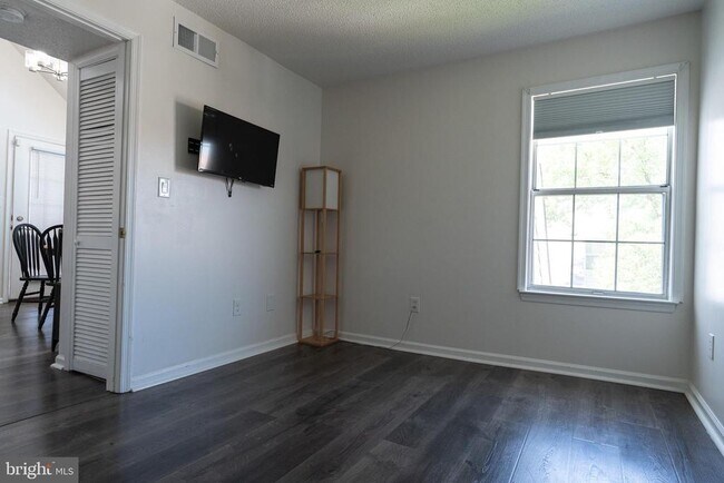 Building Photo - 14049 Vista Dr