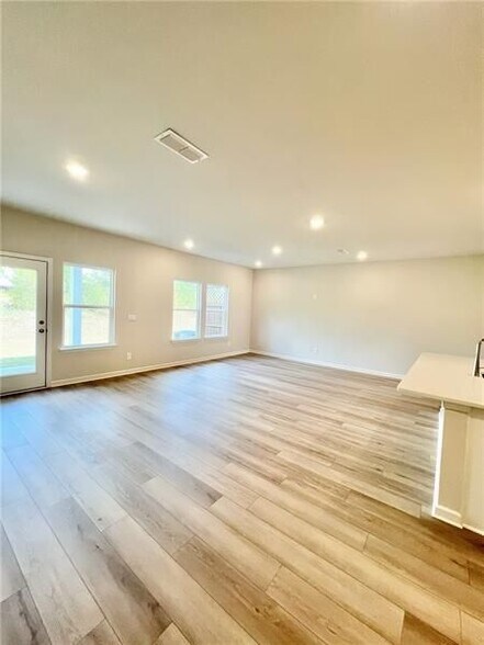 Building Photo - 741 Gabby Pt