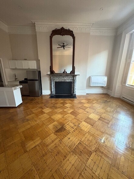 Building Photo - 211 Beacon St