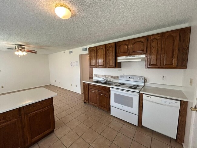 Building Photo - 1851 E University Dr